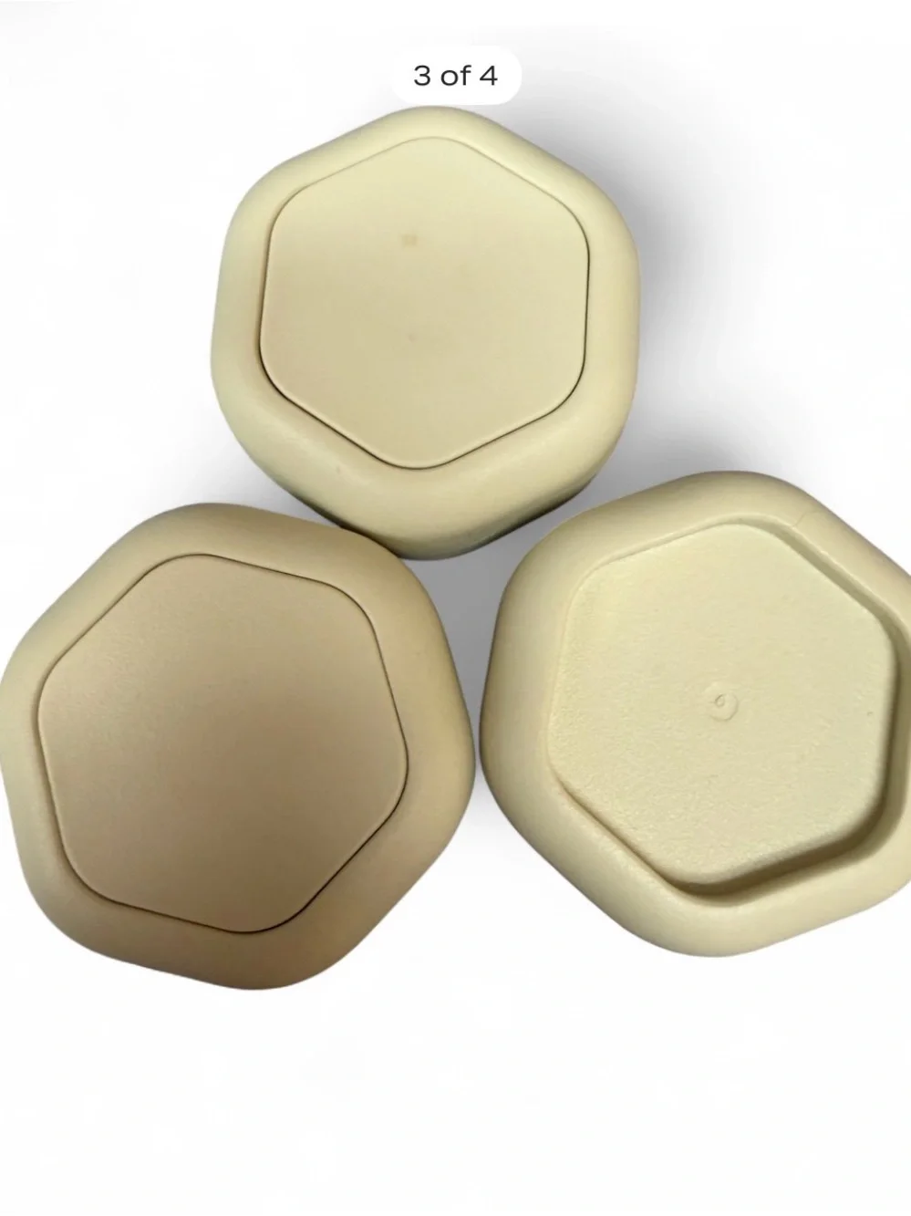 Cadence bundle in the color sand includes spatula